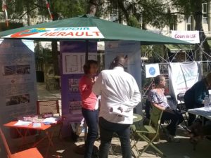 le stand de l'association Espour Héraultavec Béatrice