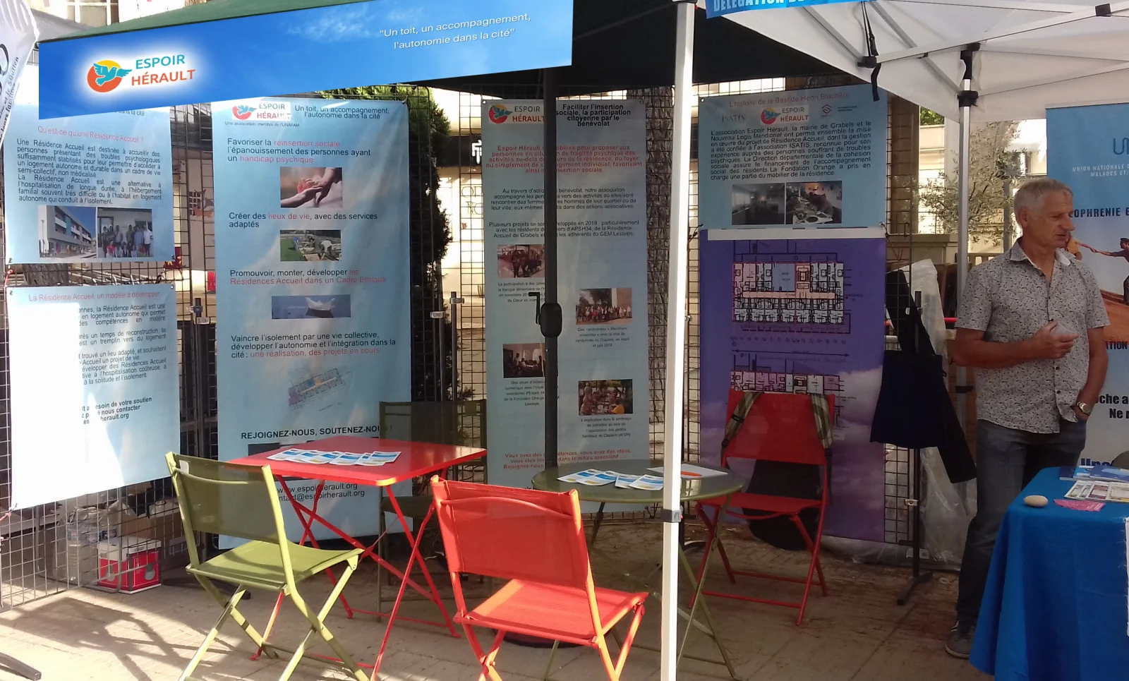 Le stand d'Espoir Hérault à côté de celui de l'UNAFAM